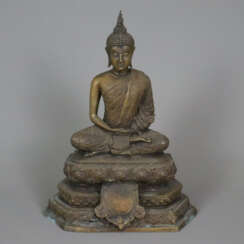 Sitzender Buddha auf Thronsockel - Thailand 20.Jh.…