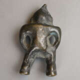 Schutzgottheit (?) - Bronze, männliche Figur in St… - photo 4