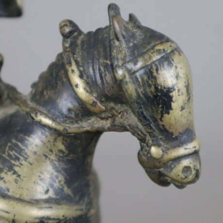Reiter auf Pferd - Indien, gelbe Bronze, vermutlic… - Foto 4