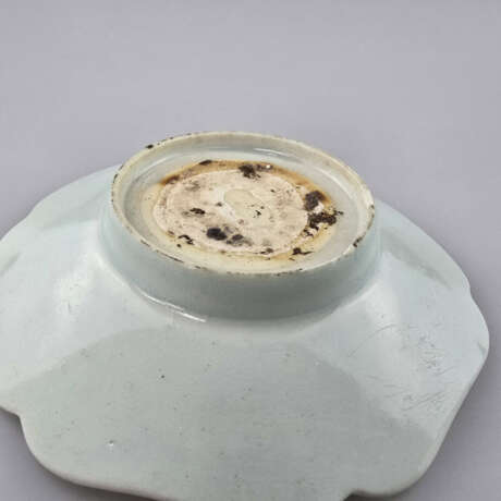 Qingbai-Schale - flache Schale auf Standring mit b… - photo 8