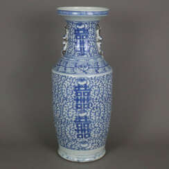 Blau-weiße Bodenvase - China, späte Qing-Dynastie,…