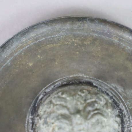 Kleiner Metallspiegel im Tang-Stil - China, rund, … - photo 3