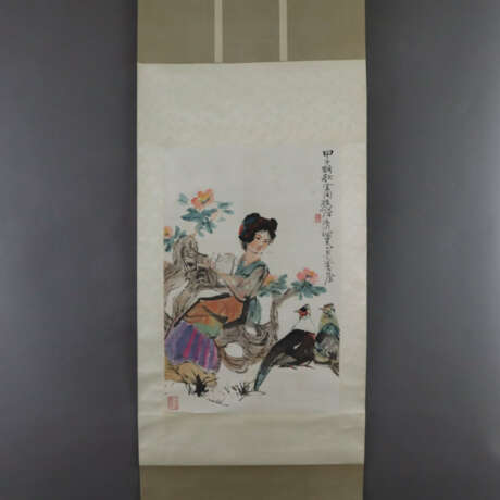 Chinesisches Rollbild - Junge Dame mit Vogelpaar, … - photo 2