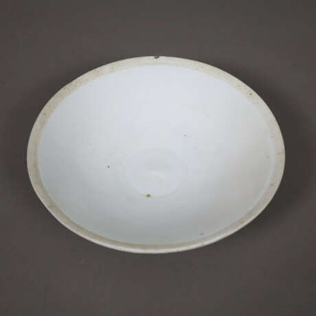 Schale vom Typ "Dingyao" - runde Schale mit leicht… - photo 1