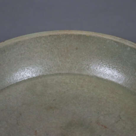 Schale mit Schmetterlingsdekor - Steinzeug teils m… - photo 4