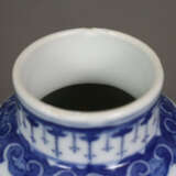 Deckelvase- China, Porzellan mit Blau-Weiß-Dekor, … - Foto 4