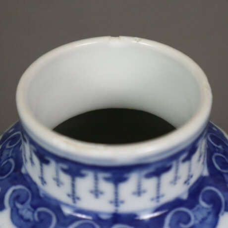 Deckelvase- China, Porzellan mit Blau-Weiß-Dekor, … - Foto 4