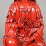 Rotlackfigur "Guanyin" - China, um 1920, auf einem… - photo 3