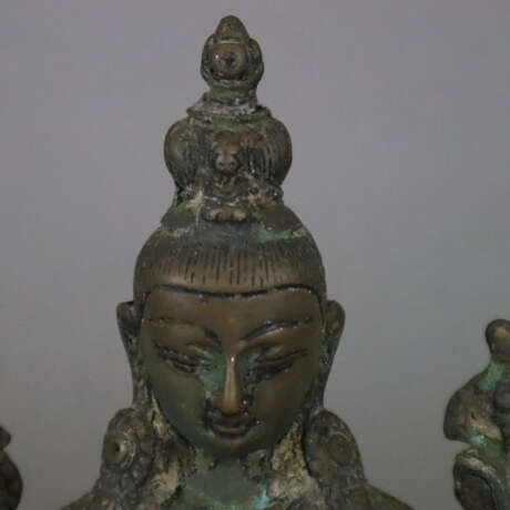 Shadakshari Avalokiteshvara - sinotibetisch, Kupfe… - photo 3