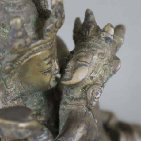 Vajrasattva in yab-yum - sinotibetisch, Bronzelegi… - photo 6