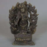 Figur des Mahakala in Aureole - zweiteilige Bronze… - фото 1