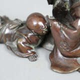 Miniatur-Figurengruppe - Japan, Bronze, dunkelbrau… - фото 3