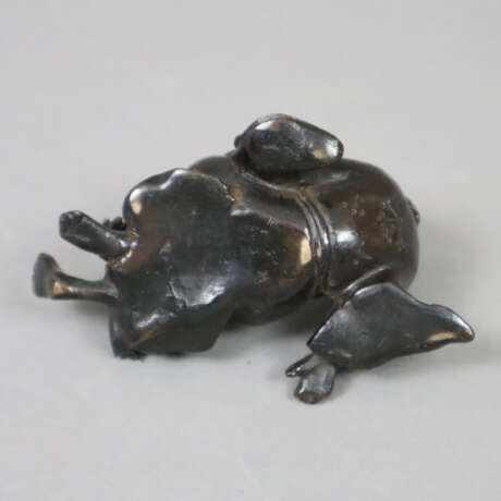 Miniatur-Figurengruppe - Japan, Bronze, dunkelbrau… - Foto 6