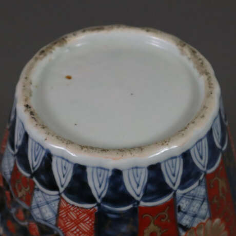 Imari Deckelvase - Japan, hochbauchige Balustervas… - фото 9