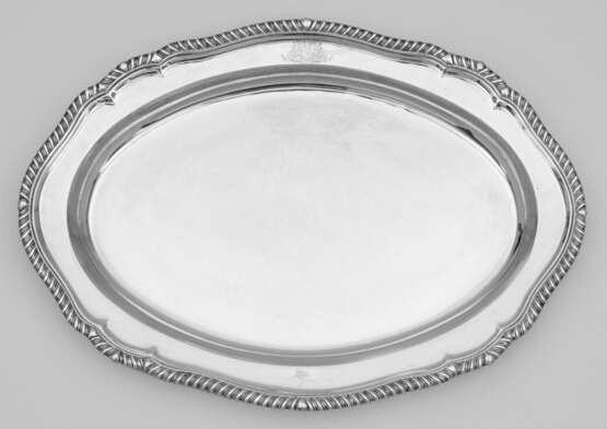 Großes Georg III-Tablett Sterlingsilber. Ovale Pla… - photo 1
