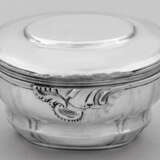 Kleine doppelwandige Rokoko-Tabatiere Silber. Oval… - photo 1