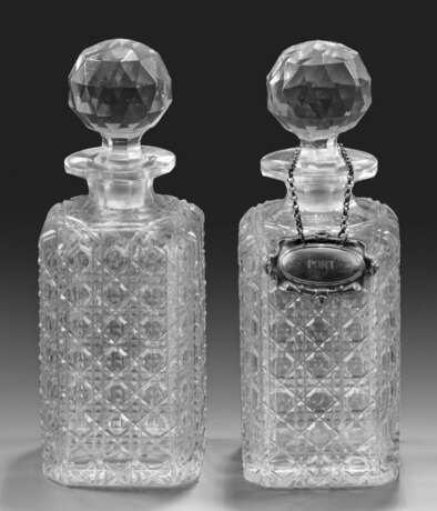 Paar Kristallglas-Karaffen mit Baccarat-Schliff Fa… - photo 1