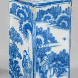 Seltene Frankfurter Vierkantflasche mit Chinoiseri… - фото 1