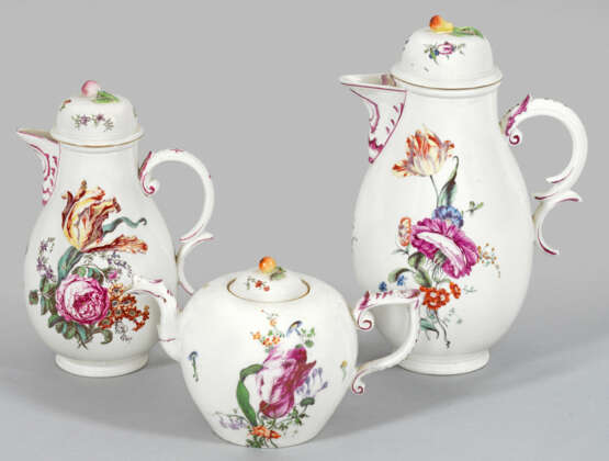 Drei Kannen mit Blumendekor 3-tlg.; Kaffee-, Tee- … - photo 1