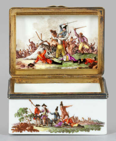 Meissen Tabatiere mit Bataillenszenen Porzellan. R… - фото 2