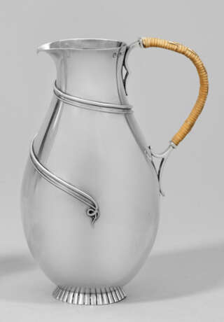 Jugendstil-Weinkanne Sterlingsilber. Runder Stand … - photo 1