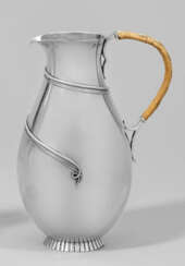 Jugendstil-Weinkanne Sterlingsilber. Runder Stand …