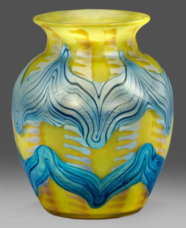 Loetz-Vase mit "Phänomen"-Dekor Ovoide Form, leich… - фото 1