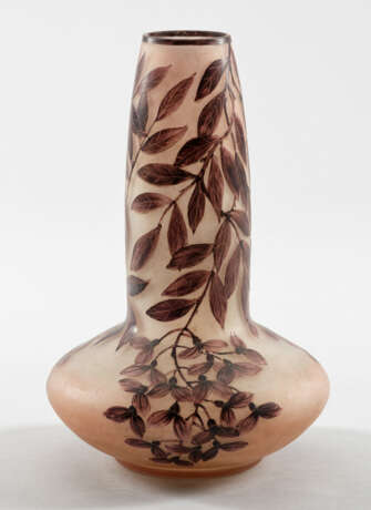 Jugendstil-Ziervase mit Blauregen-Dekor Linsenförm… - photo 1