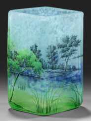 Kleine Daum-Vase mit "Paysage lacustre"-Dekor Raut…