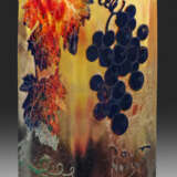 Vase mit Weintrauben- bzw. "Raisins"-Dekor von Dau… - фото 1