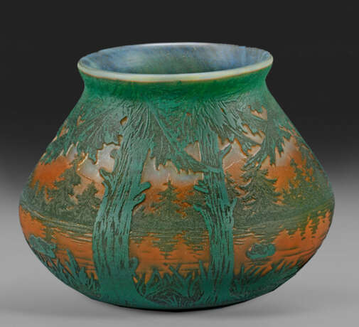 Kleine Vase mit "Sapins des Vosges"-Dekor von Daum… - фото 1