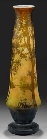 Sehr große Vase mit "Paysage lacustre"-Dekor von D… - фото 1