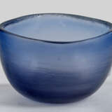 "Battuto"-Schale von Venini Stahlblaue Glasschale.… - photo 1