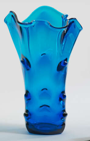 Vase Blaues Glas, amorph geformt. H. 32 cm.Pro… - Foto 1
