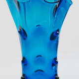 Vase Blaues Glas, amorph geformt. H. 32 cm.Pro… - Foto 1