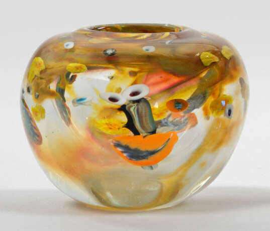 Vase Dickwandig, leicht gedrückte Kugelform. Über … - photo 1