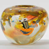 Vase Dickwandig, leicht gedrückte Kugelform. Über … - photo 1