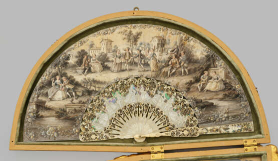 Dekorativer Louis XVI-Fächer im Schaurahmen 16 Fal… - photo 2