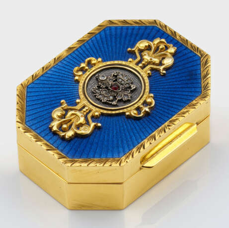Zierdose im Stil von Karl Fabergé. Silber, teilw. … - photo 1