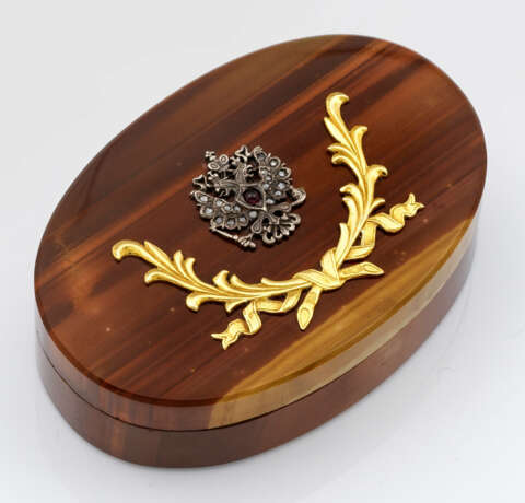 Kleine Achat-Schatulle im Stil von Karl Fabergé. S… - photo 1