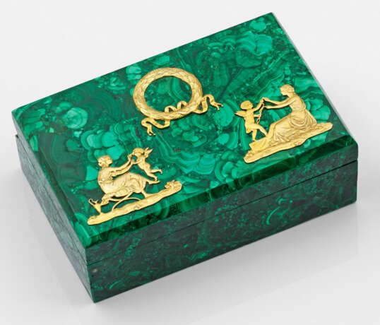 Malachit-Schatulle im Stil von Karl Fabergé. Recht… - photo 1