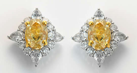 Paar elegante Fancy-Diamant-Ohrringe Weißgold, ges… - photo 1