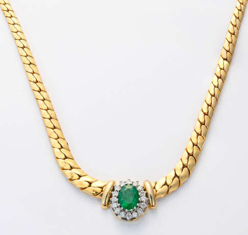 Klassisches Flachpanzer-Collier mit Smaragd und Br… - photo 1