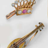 "Mandolinen"- und "Kronen"-Brosche mit Diamanten G… - Foto 1