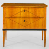 Biedermeier-Kommode Kirschbaum, furniert und teilw… - Foto 1