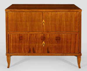 Biedermeier-Kommode Kirschbaum, furniert. Gerader,…