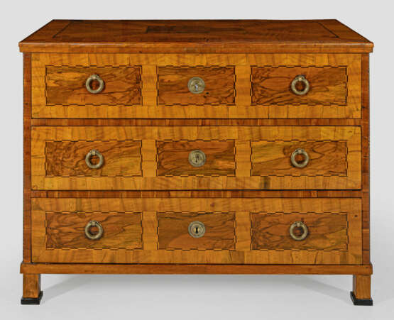 Louis XVI-Kommode Nussbaum und Nussbaummaser, furn… - Foto 1