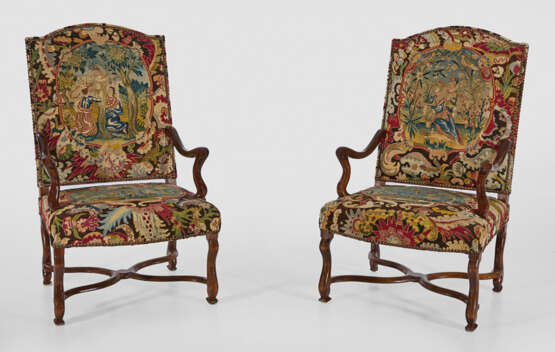 Paar Louis XIII-Hallensessel Nussbaum. Trapezförmi… - photo 1