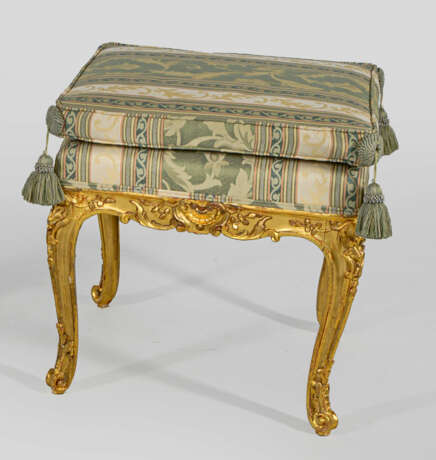 Louis XV-Tabouret Holz, geschnitzt, gefasst und ve… - фото 1