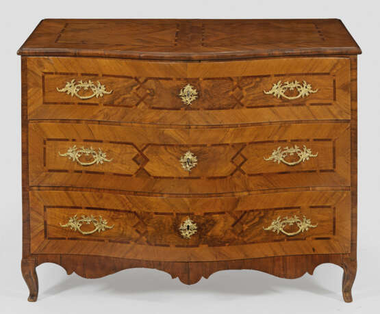 Große Barock-Kommode Nussbaum, furniert sowie Einl… - photo 1